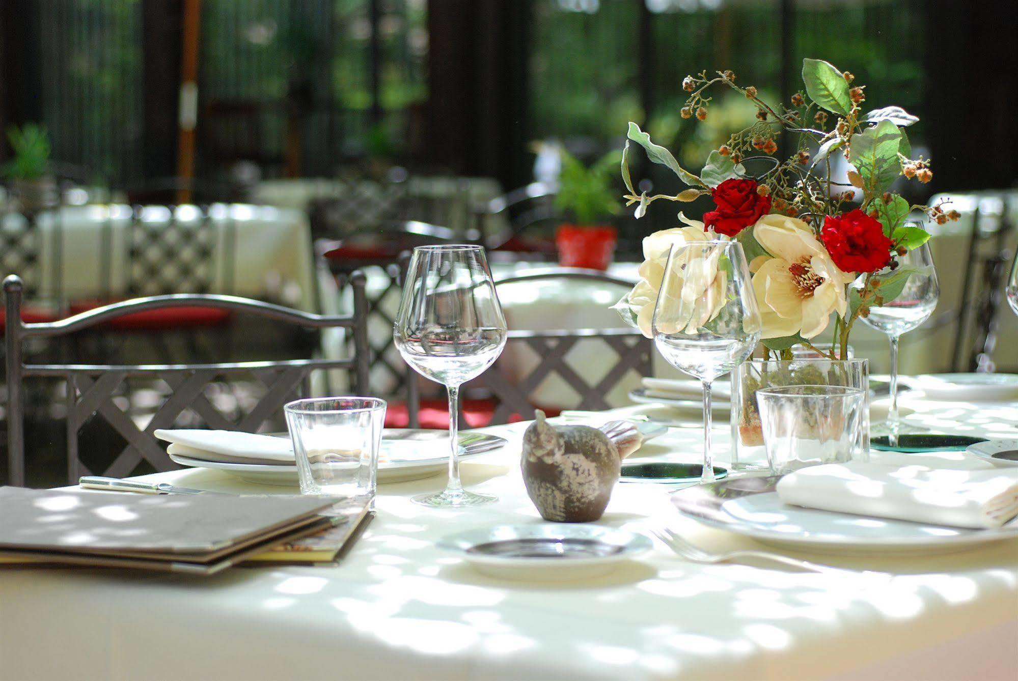 Hotel Demeures Et Chateaux L'abbaye Caladoise - Anciennement Ferme Du Poulet 3*